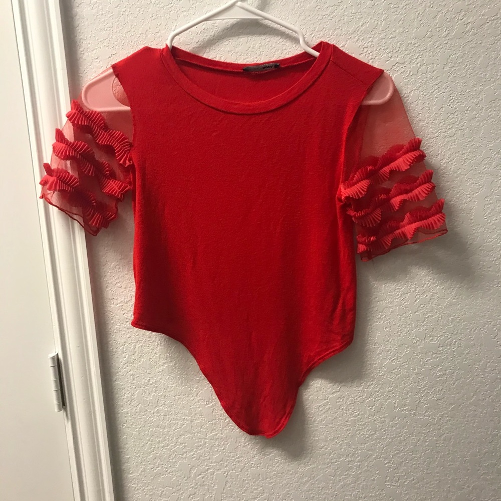 Red crop top - Picture 2 of 3